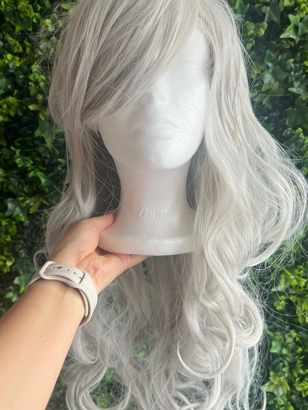 Stylish Long Wavy Women's Wig in Silver Gray